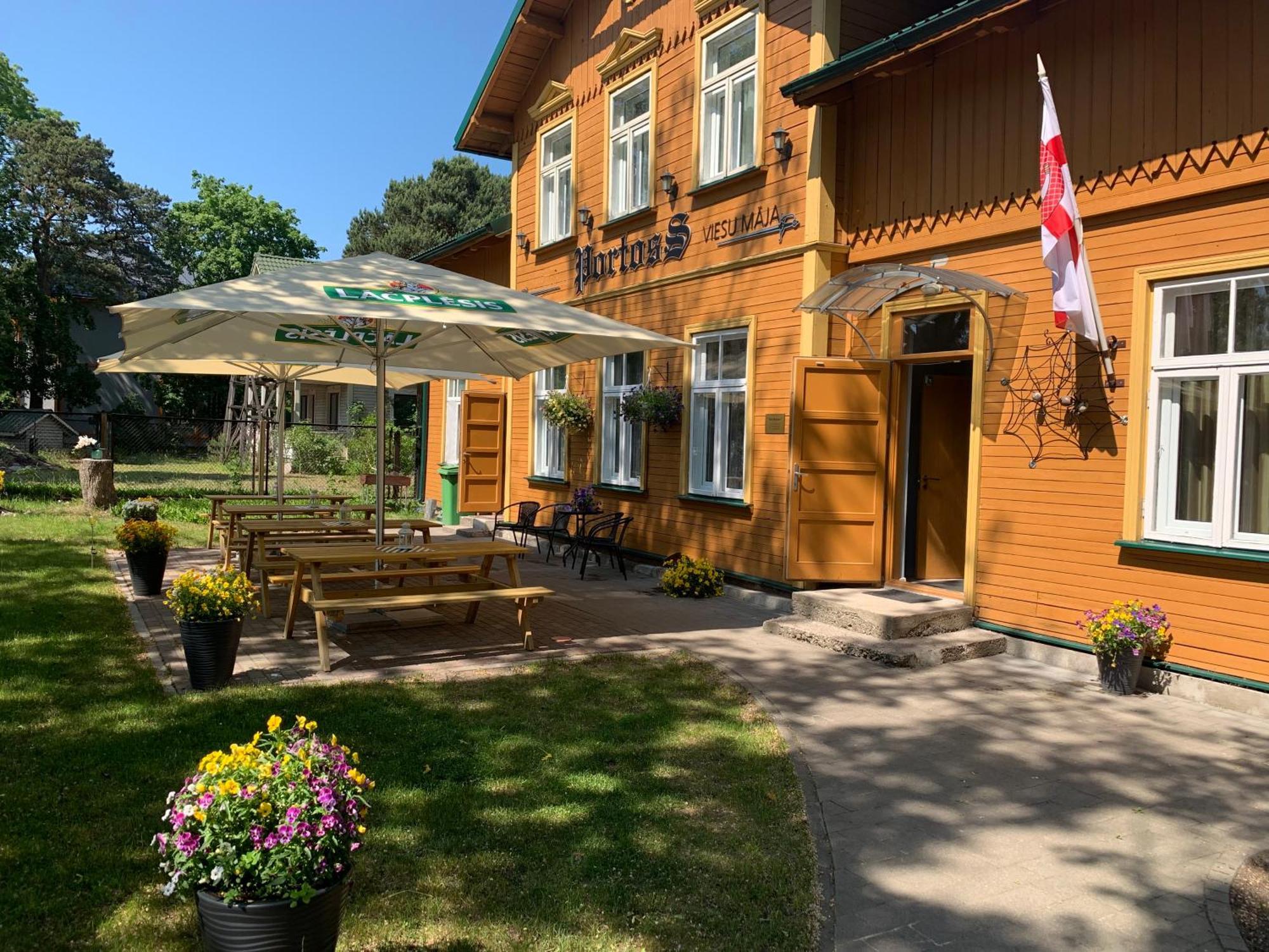 Hotel Portoss à Ventspils Extérieur photo