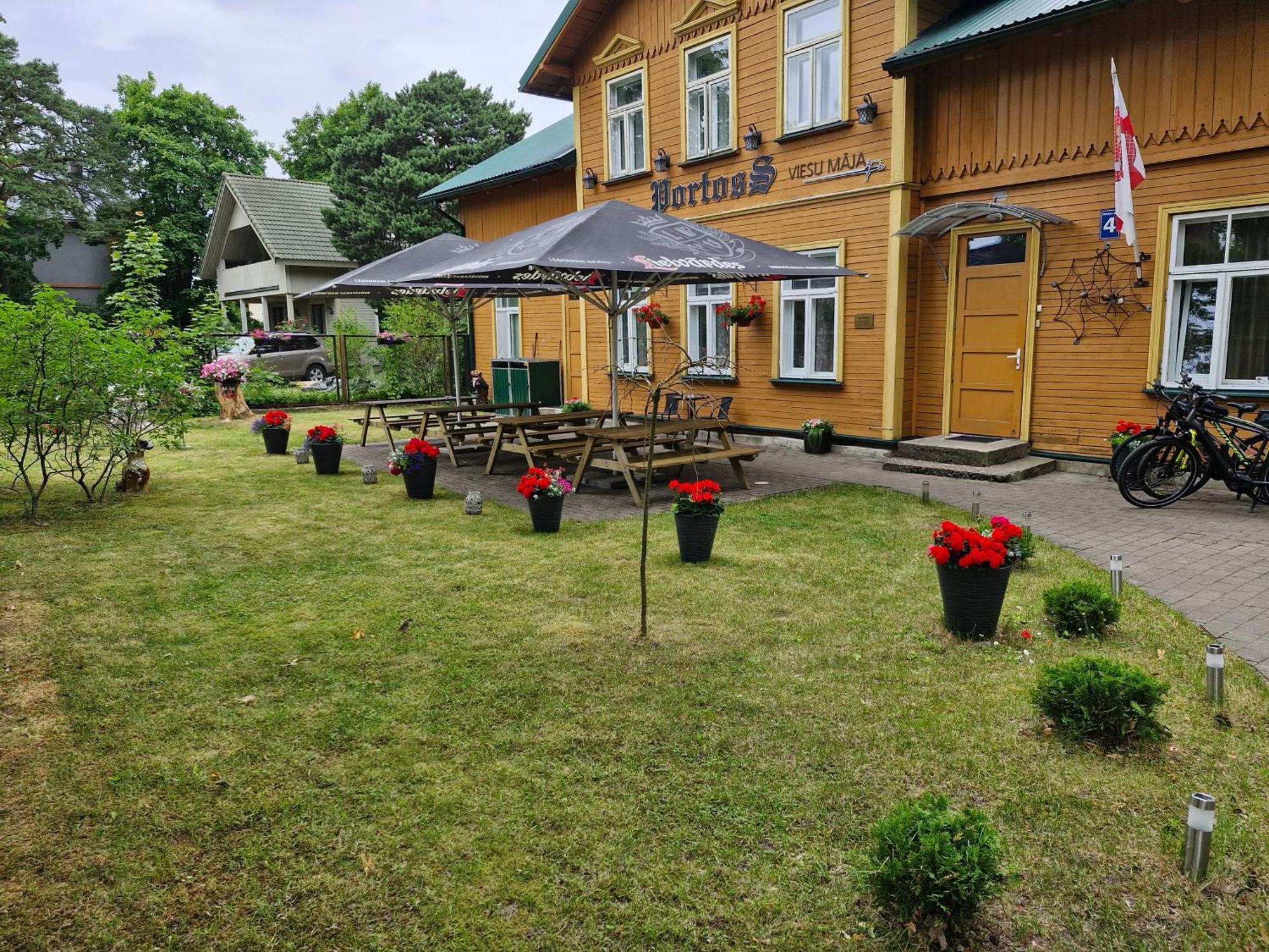 Hotel Portoss à Ventspils Extérieur photo