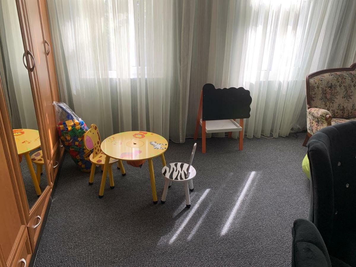 Hotel Portoss à Ventspils Extérieur photo
